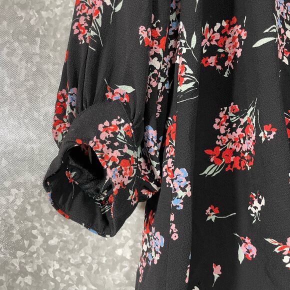 Gibson Black & Red Floral Twist Front Tunic Length Top - Size Large - 3/4 Sleeve - Picture 4 of 7